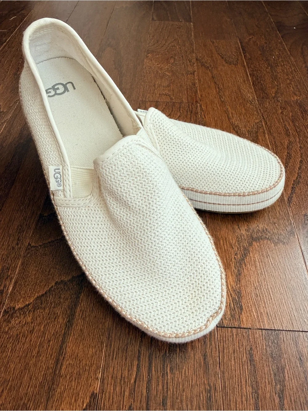 UGG Bren Woman’s Cream Knit Slip-On Loafers US size 7